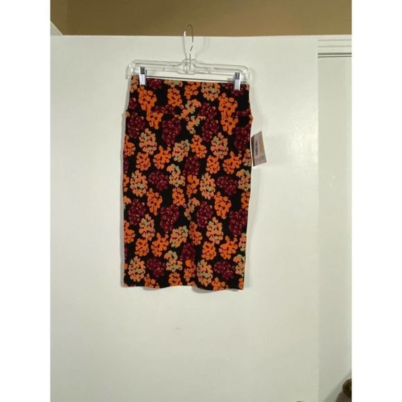 Lularoe Cassie skirt Size XS NWT - Picture 1 of 3